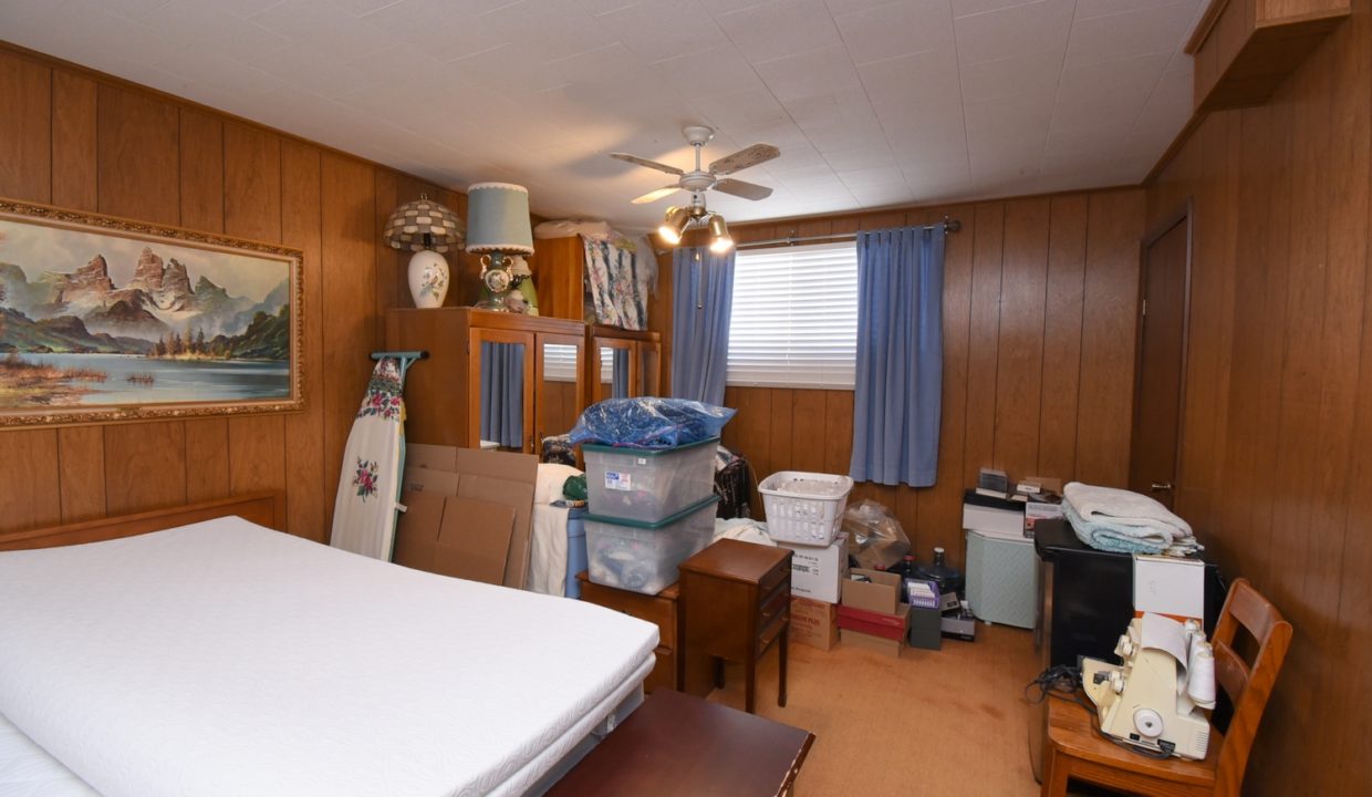 24Lower Bedroom