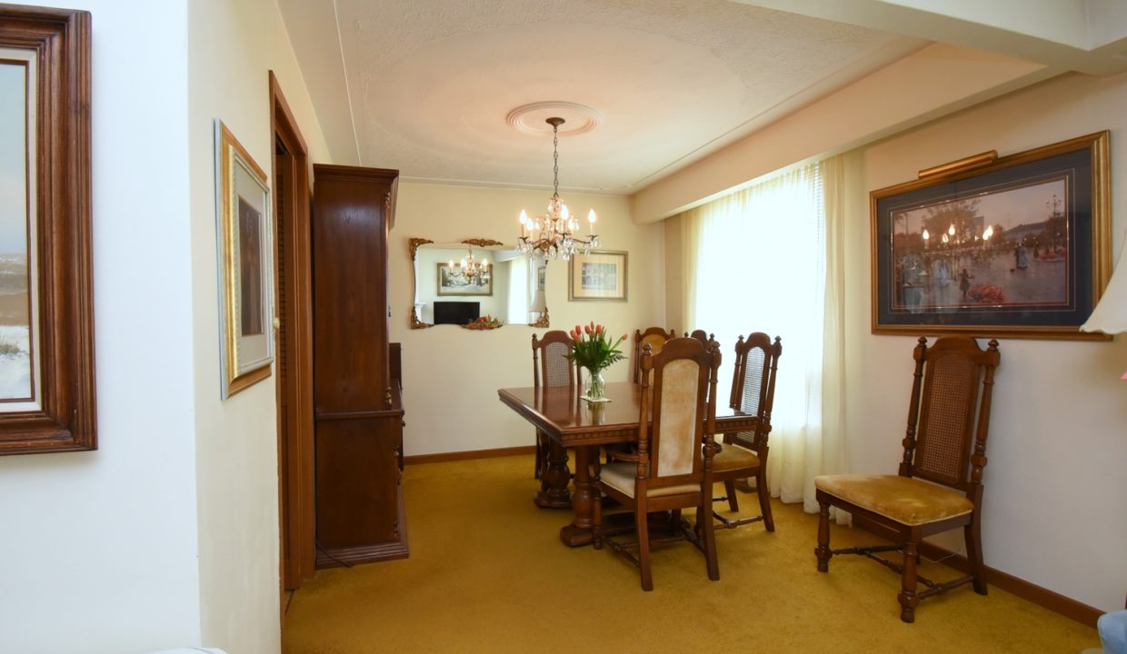 5Dining Room1